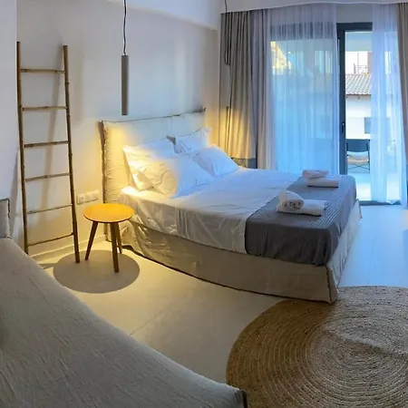 Ikies Suites By The Sea 니키티