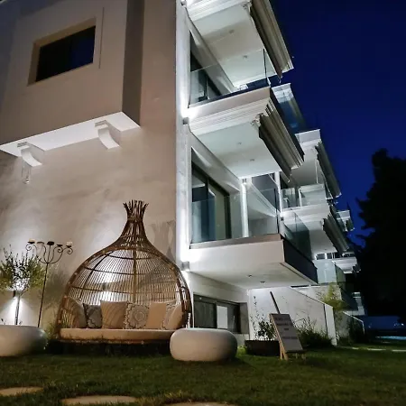 Ikies Suites By The Sea *