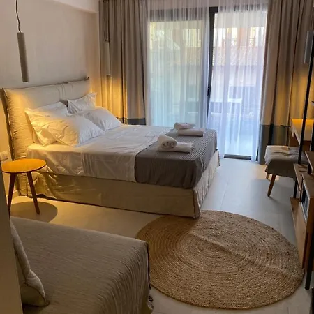 Ikies Suites By The Sea 아파트 니키티