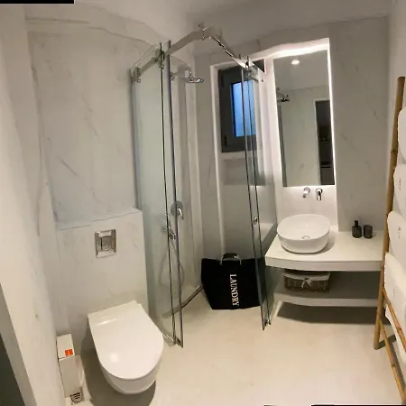 Ikies Suites By The Sea *