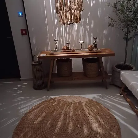 Appartement Ikies Suites By The Sea
